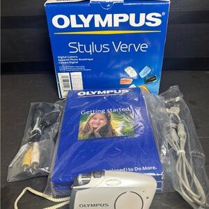 Olympus Stylus Verve 4MP Digital camera w/ XD Card, Charger, White- Tested